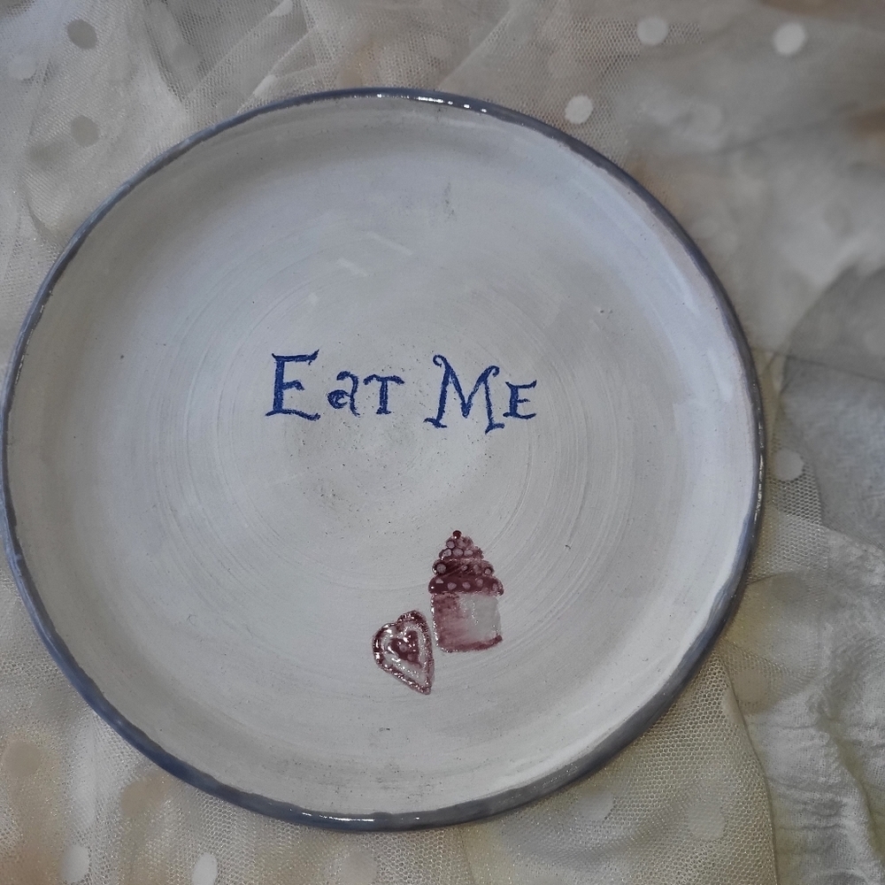 Hand-made pottery Alice in Wonderland Dessert dish